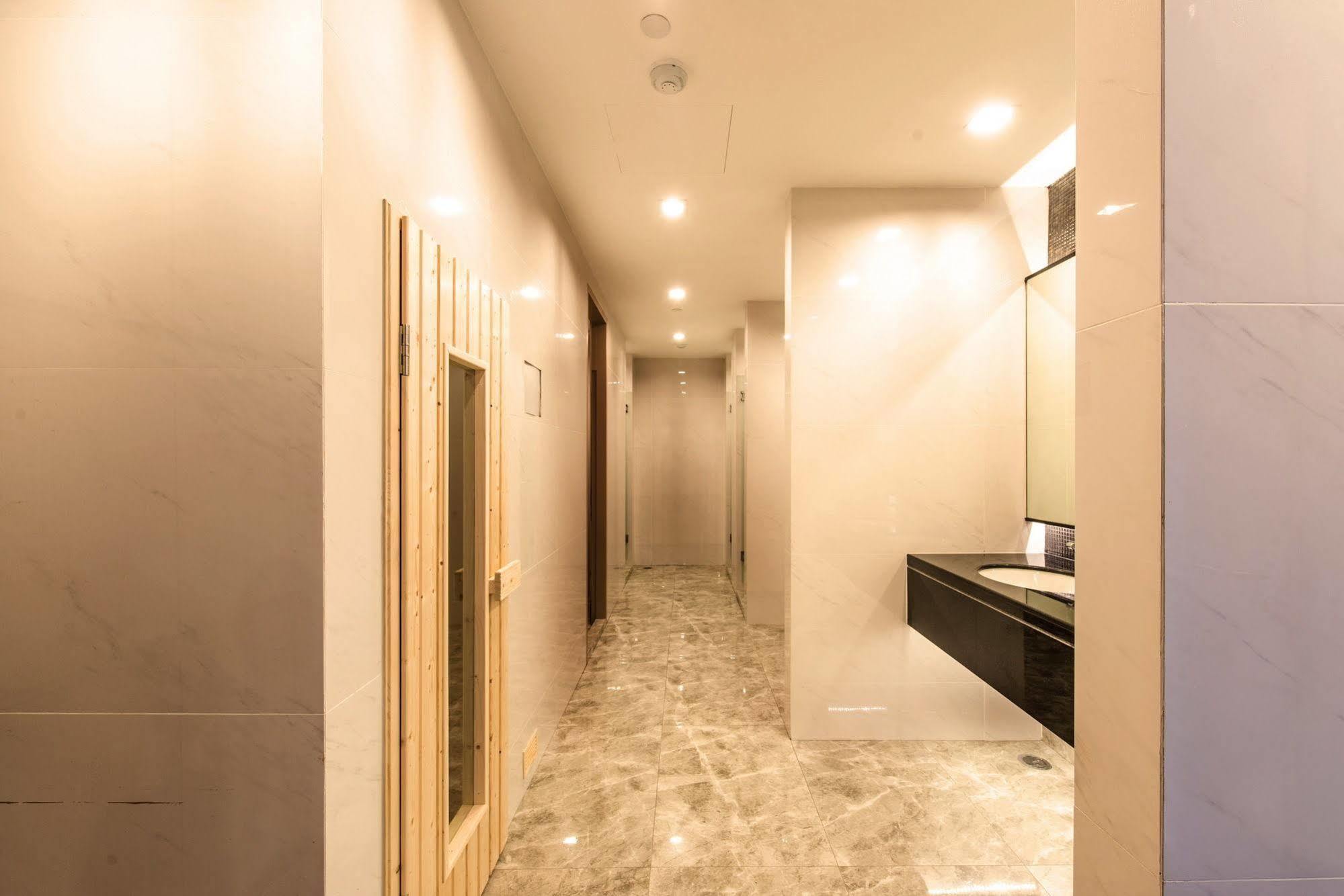 Qiss Residence By Bliston Bangkok Exterior photo